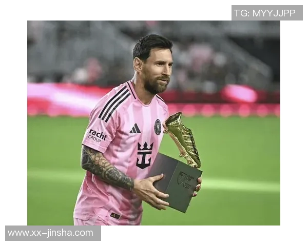 热泪盈眶利马联盟球员与梅西换球衣后感动落泪右腿梅西文身见证崇拜之情